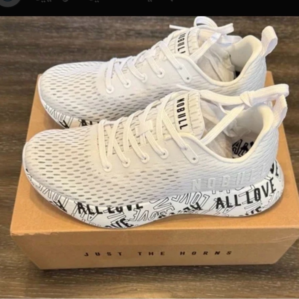 NOBULL White Athletic Sneakers with Graphic Sole size 6